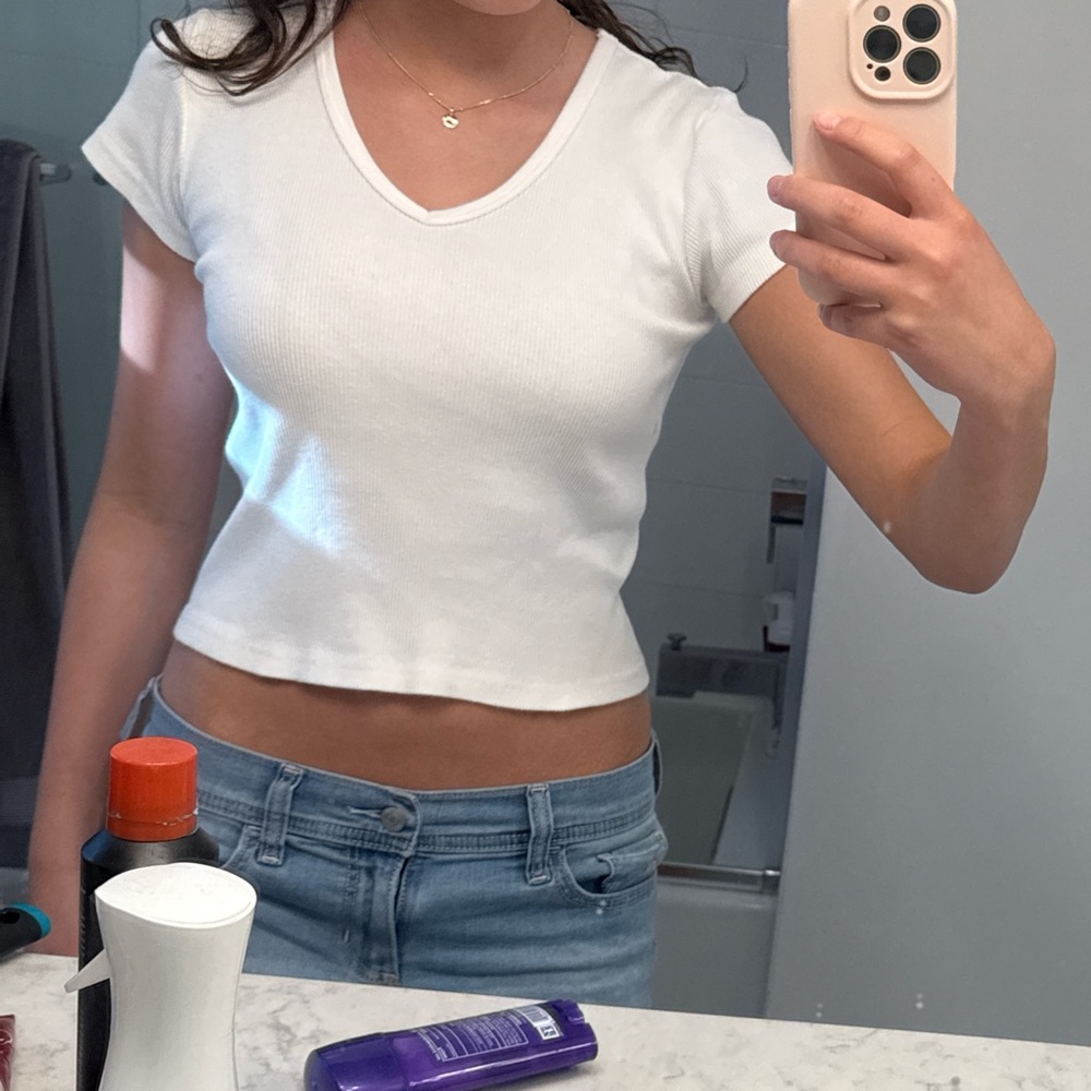 Brandy Melville White Cap Sleeve Fitted Crop Tee